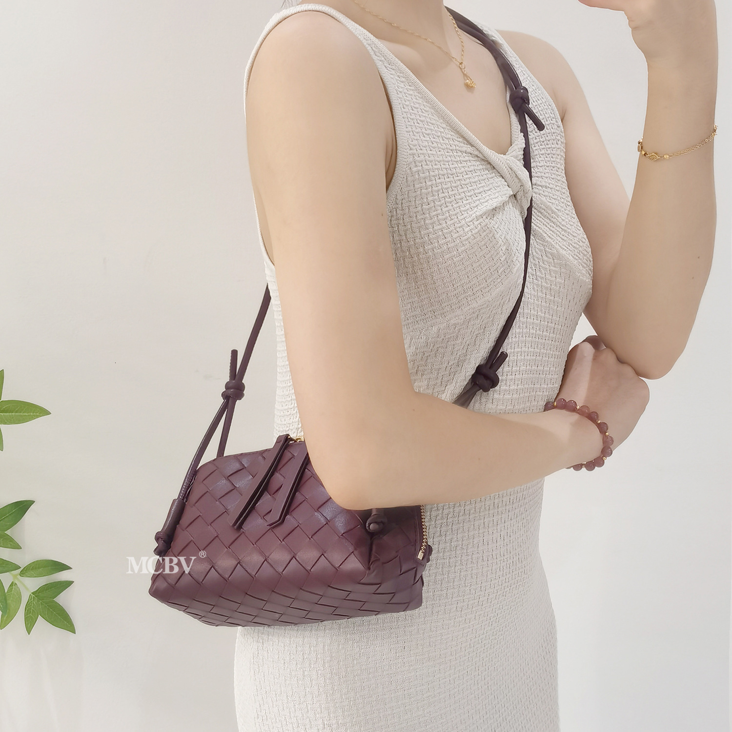 MCBV new sheepskin woven shell bag one shoulder crossbody cloud bag handbag knotted zipper small square bag