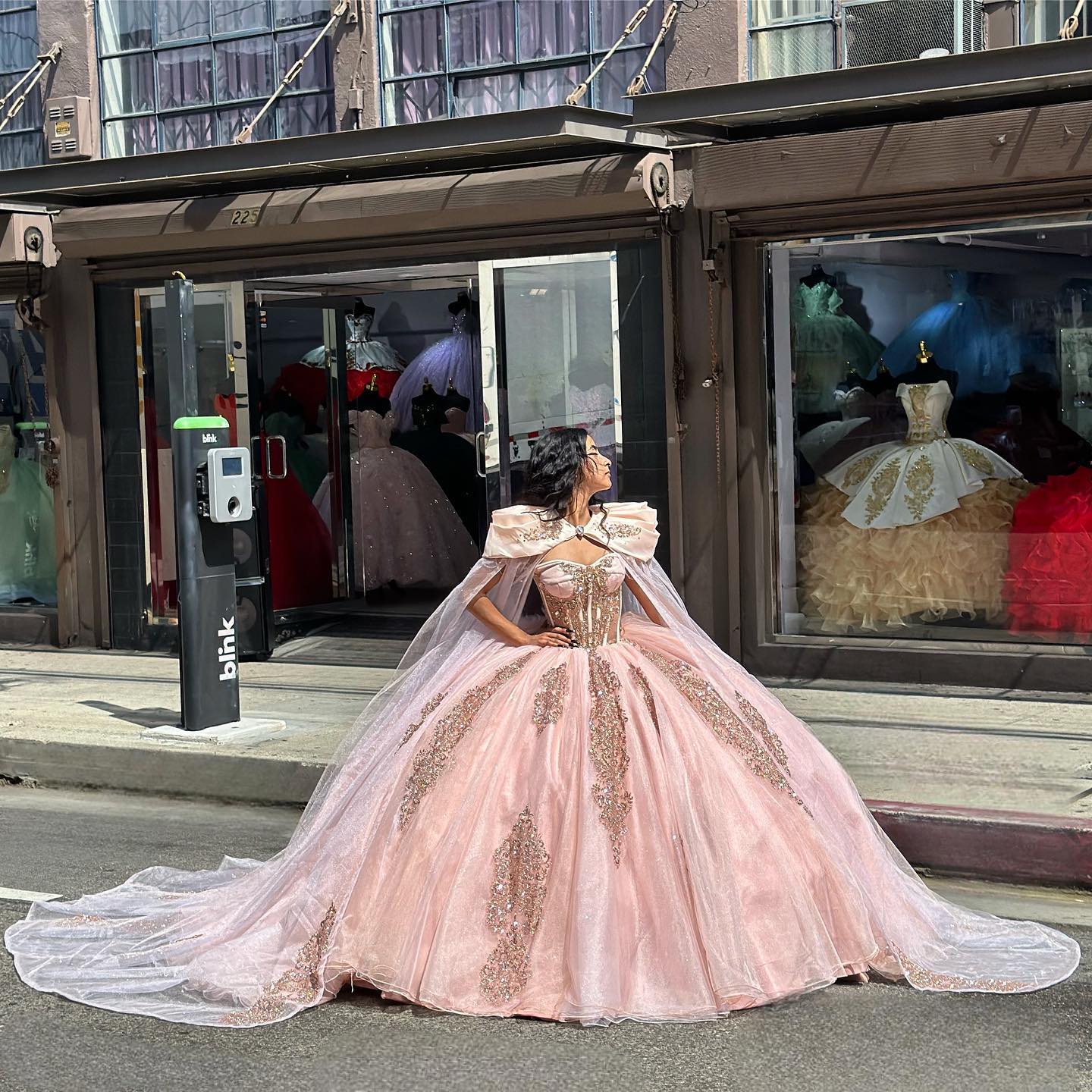 Crystals Fabulous Ball Gown Quinceanera Dresses With Cape Sequined Appliqued Prom Gowns Off The Shoulder Necke Sixteen Sweet Masquerade Dress