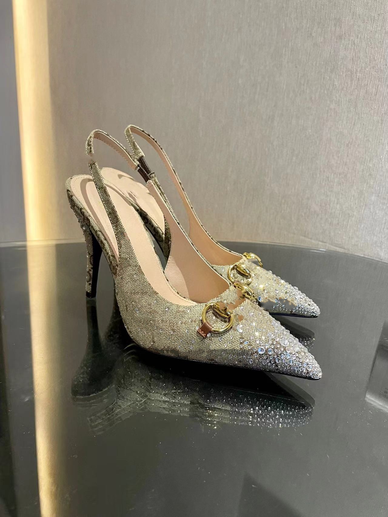 2024 Top Qua Slingbacks Women Colorful Diamond Decoration Luxury Designer Sandals Fashion Ankle Strap Canvas Metal Buckle Decoration Party Wedding Shoes two heels