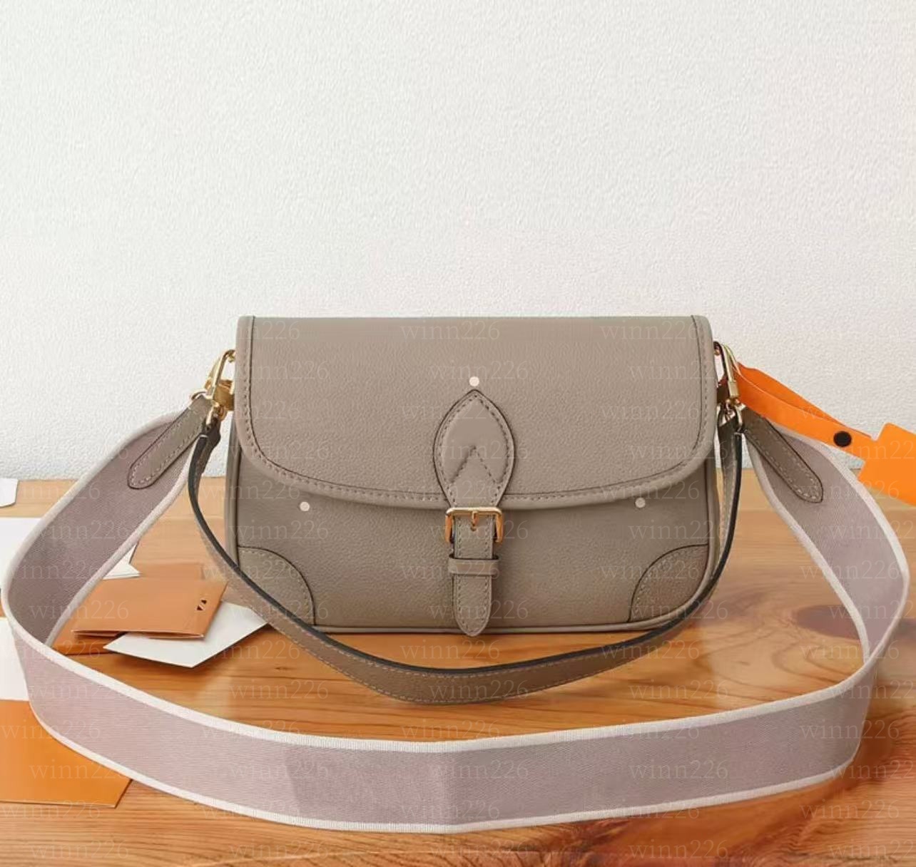 Baguette Bag Wholesale Handbag Women's Leather Courier Bag Diane Women's Fashion satchel Shoulder Bag Purse