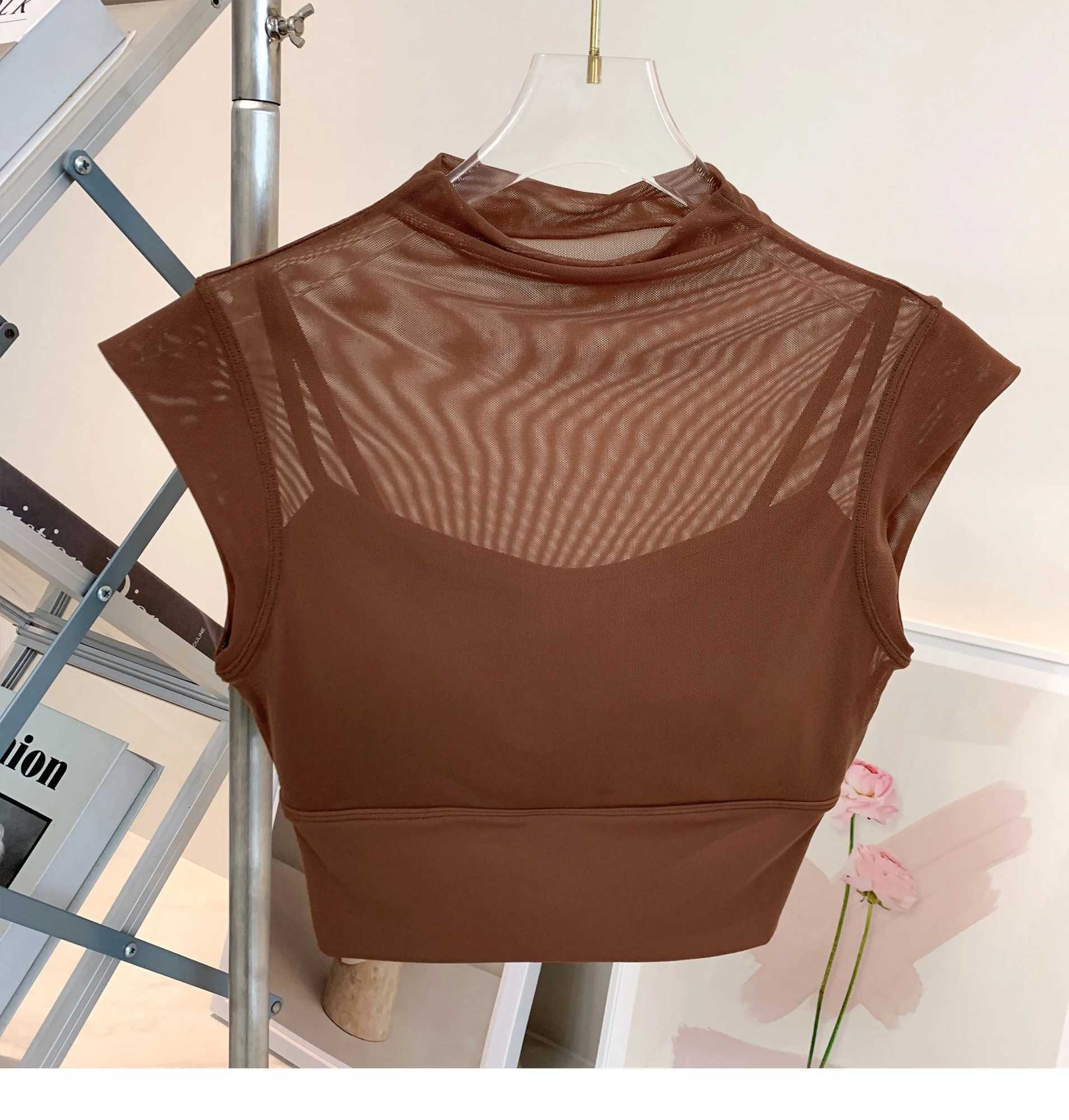 Womens padded mesh yoga shirt with sexy tight neckline and shock-absorbing sports T-shirt for running and fitness yoga topXJ250410