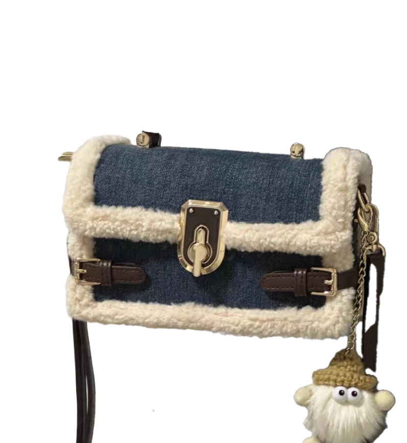 Lamb wool autumn and winter atmosphere plush small square 25s designer women new high-end splicing hand-held crossbody bag for women Fashion diagonal 