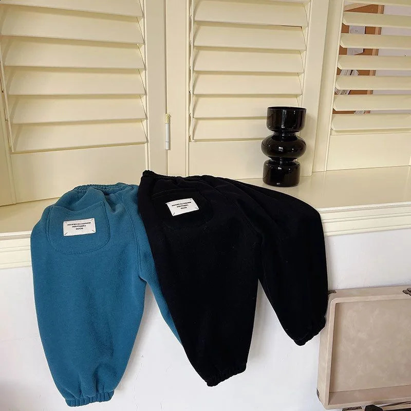 1-5Y Boys Autumn Winter Preschool Baby Pants Thick Velvet Letter Label Trouser Casual Soft Cotton Childrens Pants 241121