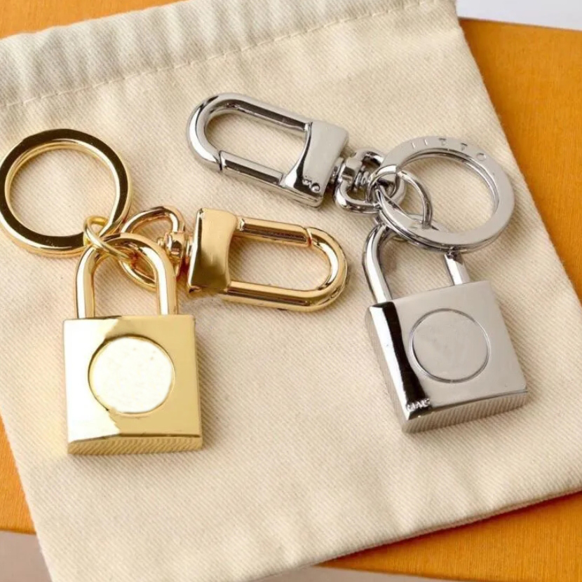 Luxury Designer Keychains Lock Shape Car Key Chain for Man Woman Fashion Lover's Keychain 2 Colors with Gift Box