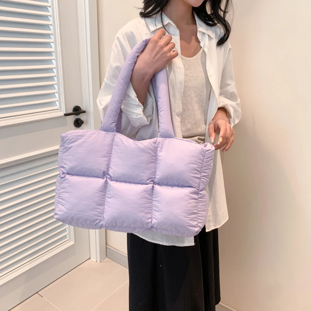 Womens Fluffy Solid Color Bedding Fashion Shopping Bag Large Capacity Soft Cloud Casual Handbag 241121ww