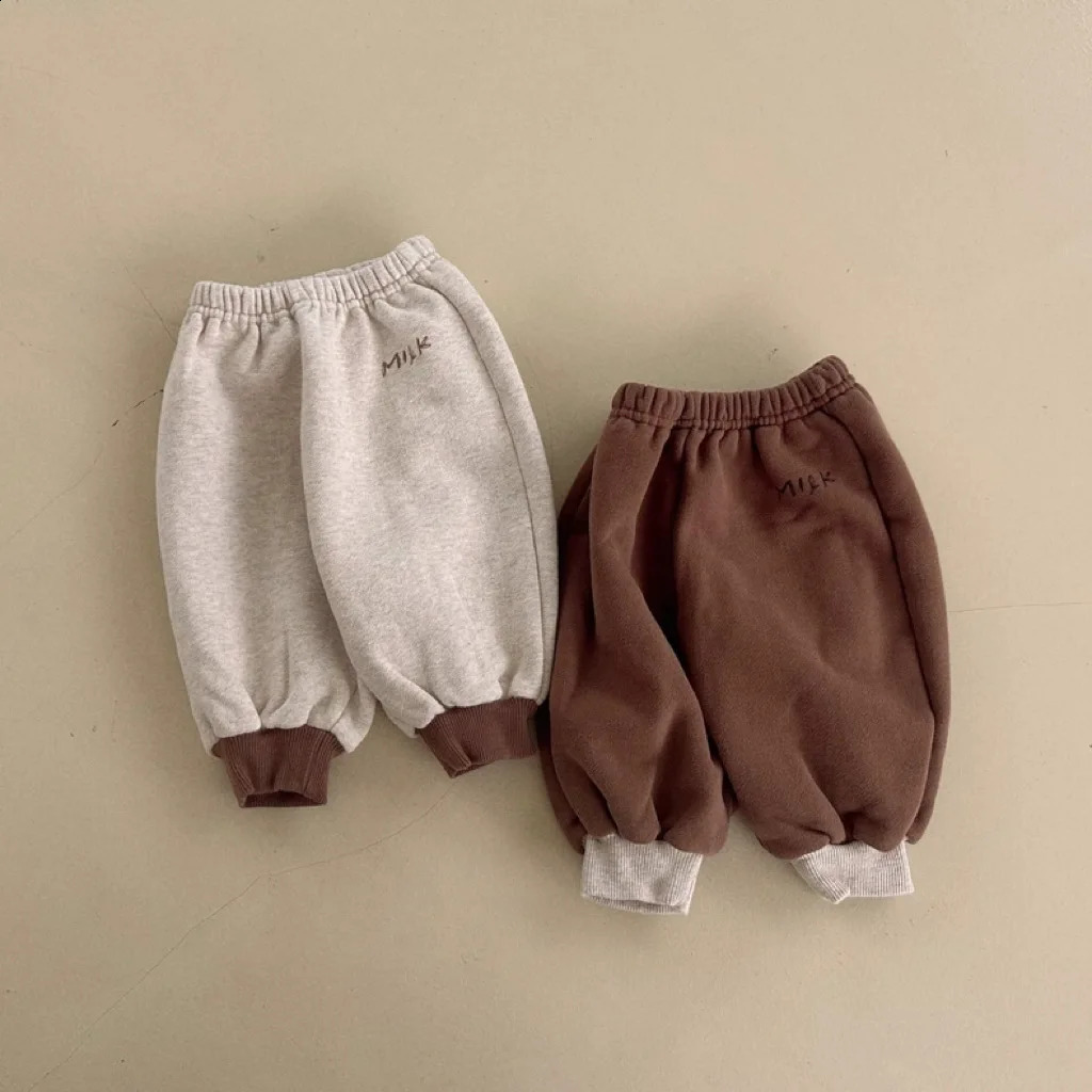 Autumn and Winter Boys and Girls Baby Velvet Thick Pants Childrens Retro Sports Pants Childrens Wool Warm Casual Pants 241121