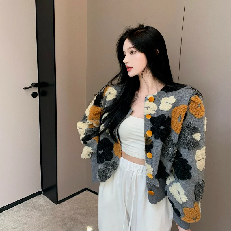 Winter Retro Plush Wool Flowers Embroidery Cardigan Ins Coat Long Sleeved Crop Y2K Streetwear Fur Womens 3D Flower Bomber Jacket 241121