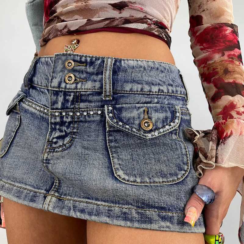 Skirts Xingqing Summer Women Mini Denim Skirts 2000s Aesthetic Rhinestone High Waist Flap Pocket Short Jean Skirts Vintage Strtwear Y240420