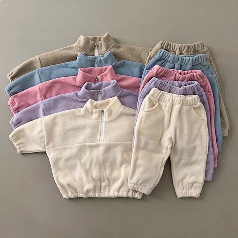 Baby boy and girl clothing set long sleeved solid color zipper toppants autumn childrens thick clothing set 241121