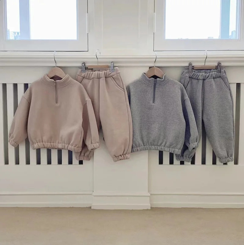 Winter baby wool warm clothing set solid casual sportswearpants 2-piece set for baby boys and girls children with velvet thick coat 241121