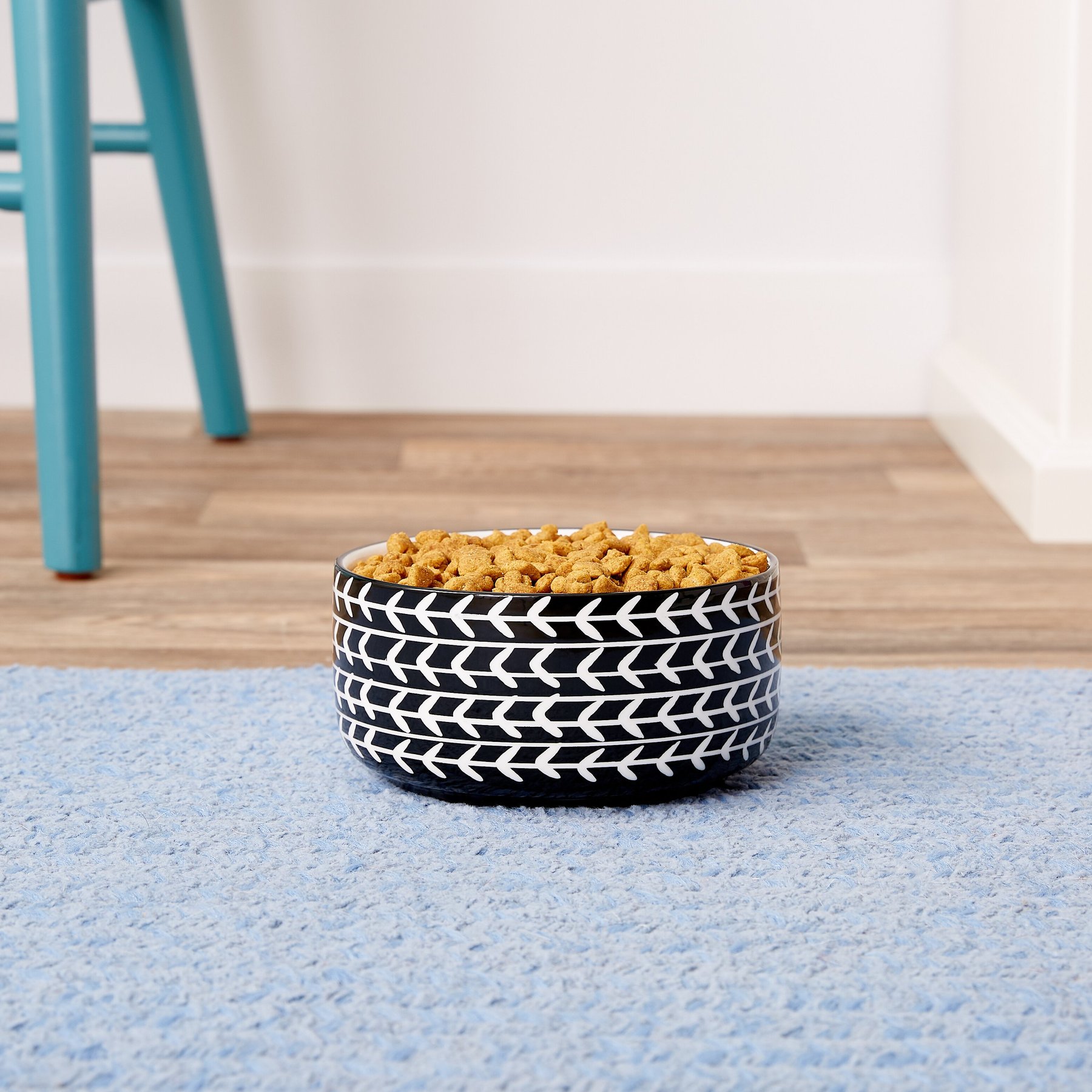 Signature Housewares Black Arrow Non-Skid Ceramic Dog & Cat Bowl