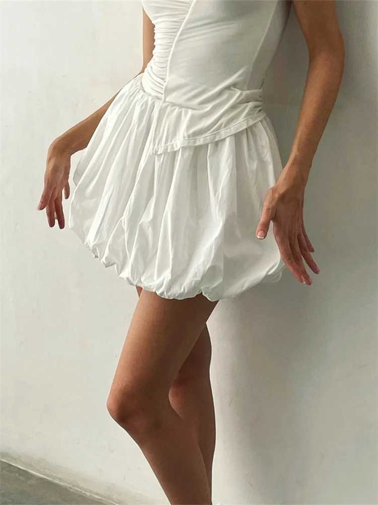 Skirts Womens Mini Lantern Skills Elastic Waist Solid Short Pufll Skills 2024 Summer Casual Loose Y2K Skills T-shirt Y240420