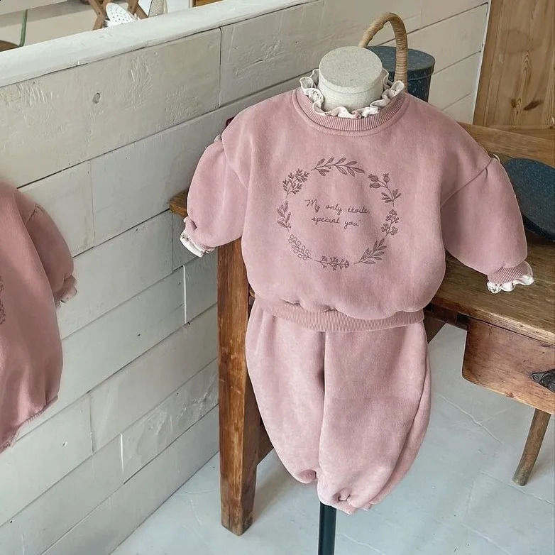 Baby clothing set Korean autumn and winter childrens wool letter printing ruffled collar girl casual sweet set 241121