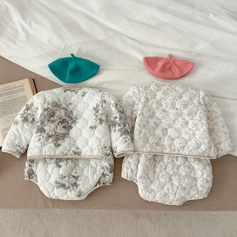 Winter born baby girl clothing set long sleeved printed thick cardigan wool sweaterjumpsuit childrens baby clothing set 241121