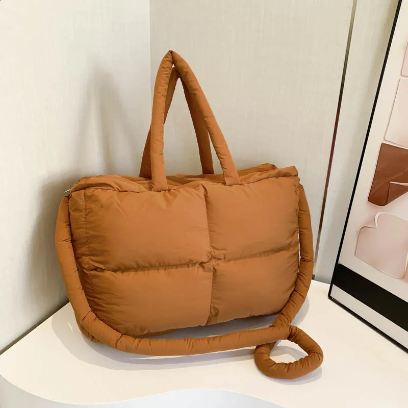 Puffer handbag large bedding shoulder bag lightweight handbag soft cushion pillow shopping bag suitable for womens work and travel 250120