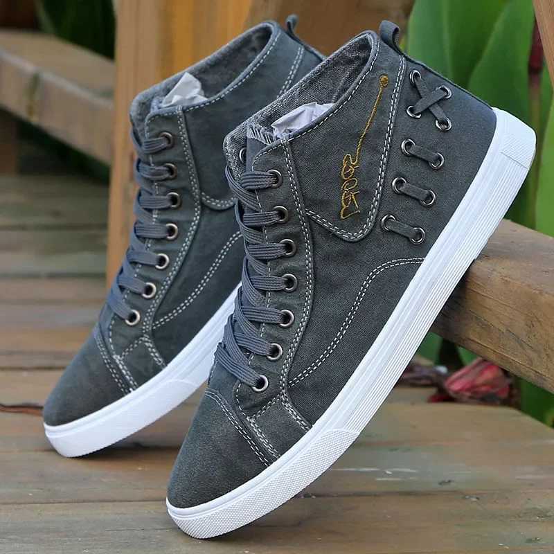 Mens canvas shoes new mens casual shoes high top vacuum shoes M flat lace sports shoes Zapatos Hbre M241120