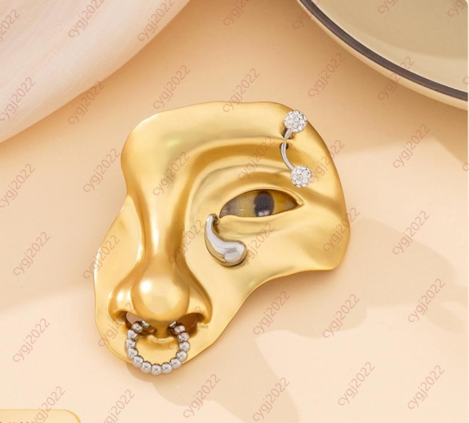 Devil's Eye Necklace Tassels Earring Three-Dimensional Features Nose Bracelet Brooches Pins Fashion Show Heavy Industry High Quality Schiaparelli