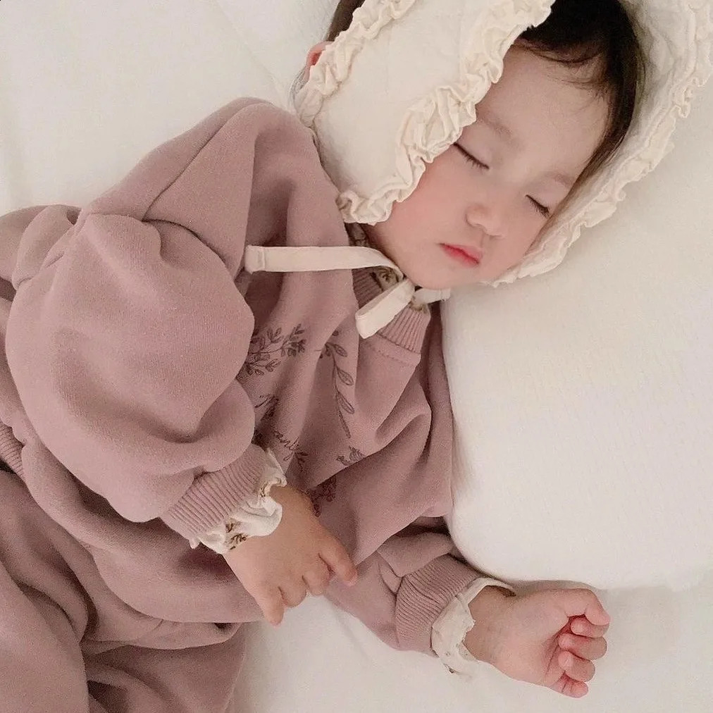 Baby clothing set Korean autumn and winter childrens wool letter printing ruffled collar girl casual sweet set 241121