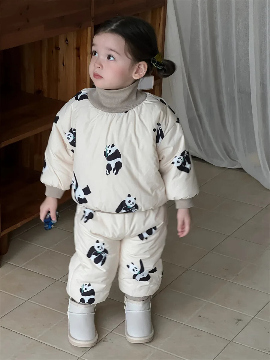 Winter Baby and Velvet Thick Warm Set Boys and Girls Cotton Apron JacketPants Panda Print 2-piece Childrens Set 241121