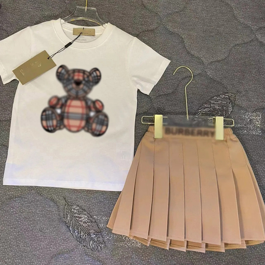 2024 Baby Designer Dress Suits Kids Girls Skirt Childrens Classic Clothes Sets Letter Clothing