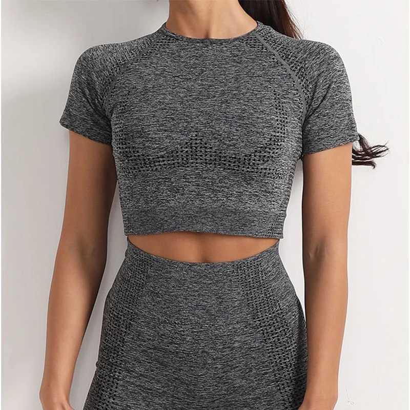 Womens seamless yoga T-shirt fitness crop top sports gym shirt short sleeved quick drying yoga T-shirt sportswear womenXJ250410