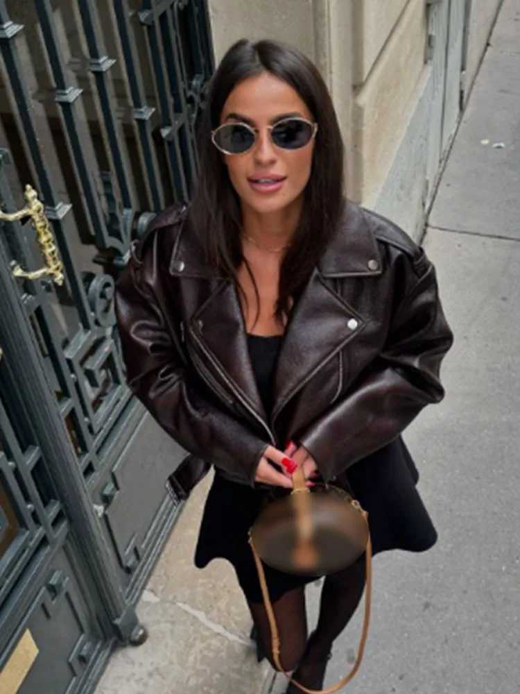 Flip collar brown zipper short leather jacket fashionable solid color full Slves jacket 2024 new womens high stripe autumn jacket X241120