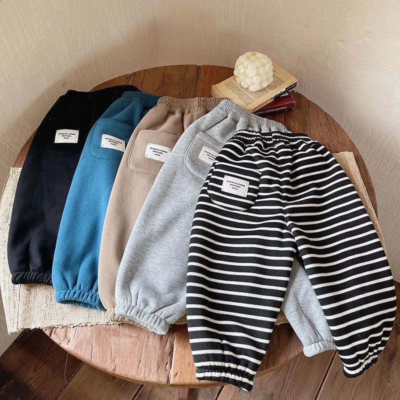 1-5Y Boys Autumn Winter Preschool Baby Pants Thick Velvet Letter Label Trouser Casual Soft Cotton Childrens Pants 241121