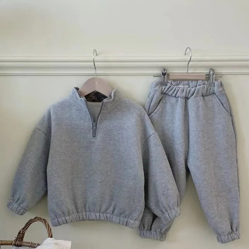 Winter baby wool warm clothing set solid casual sportswearpants 2-piece set for baby boys and girls children with velvet thick coat 241121