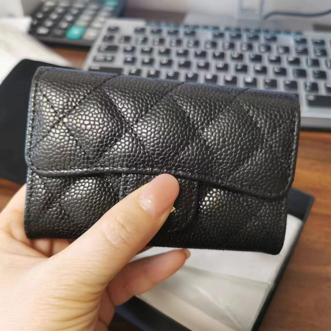 Classic Caviar Wallet Card Holder Genuine Leather Credit Cards Wallet Flip Bag Luxury Womans Coin Purses Mans Travel Documents Passport Holders Gift With Box