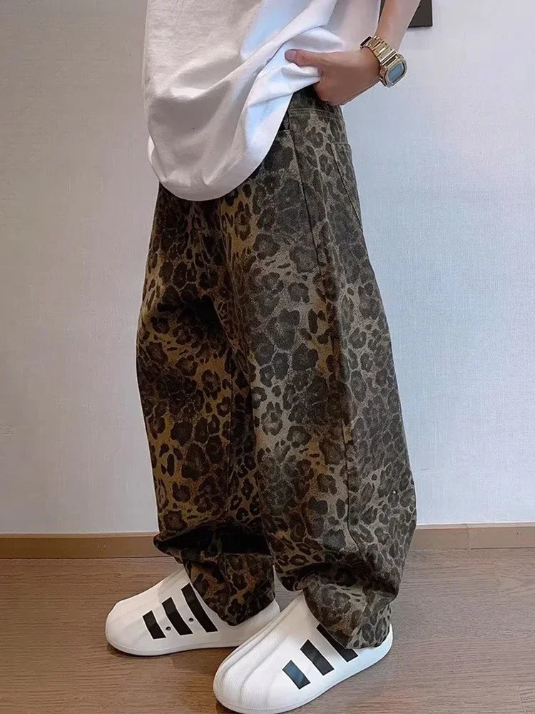 HOUZHOU Tan Leopard Jeans Men Denim Pants Male Oversize Wide Leg Trousers Streetwear Hip Hop Vintage Loose Casual Animal Print 240420