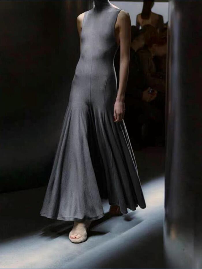 2026 designer spring and summer collar gray waistband sleeveless suspender open back high-end pleated long skirt for children