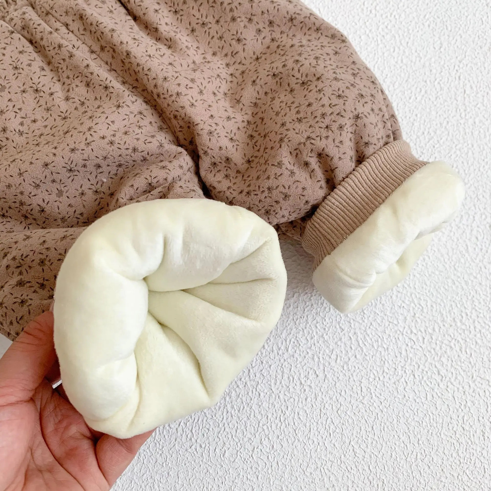 Winter Korean Baby Girl Pants Cotton Loose Thick Warm Paradigm Baby Girl Trouthers Preschool Girl Set 241121