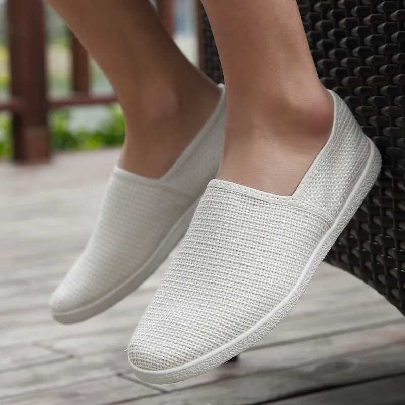 Linen breathable casual flat shoes mens canvas Loafers Fi mens canvas shoes slippery fisherman driving shoes white shoes M241120
