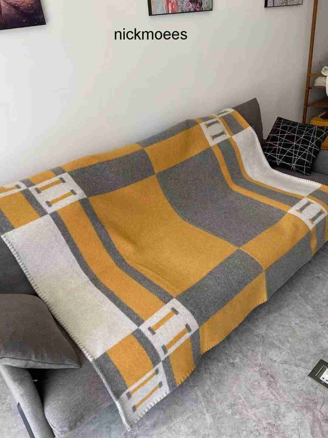 hernely Christmas Childrens Sofa Blanket designer blanket throw cashmere vibration blanket copert Home Travel Throw Summer Air Conditioner Beach home bed H HA10