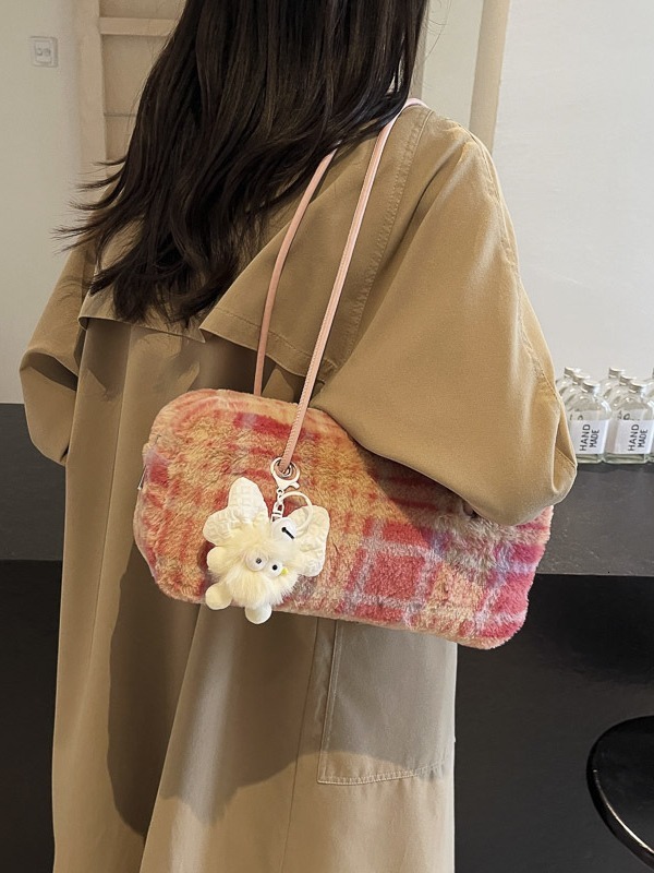 2024 New Autumn/Winter Hairy Grid Korean Edition Fashion Single Shoulder Underarm Casual Plush Bag
