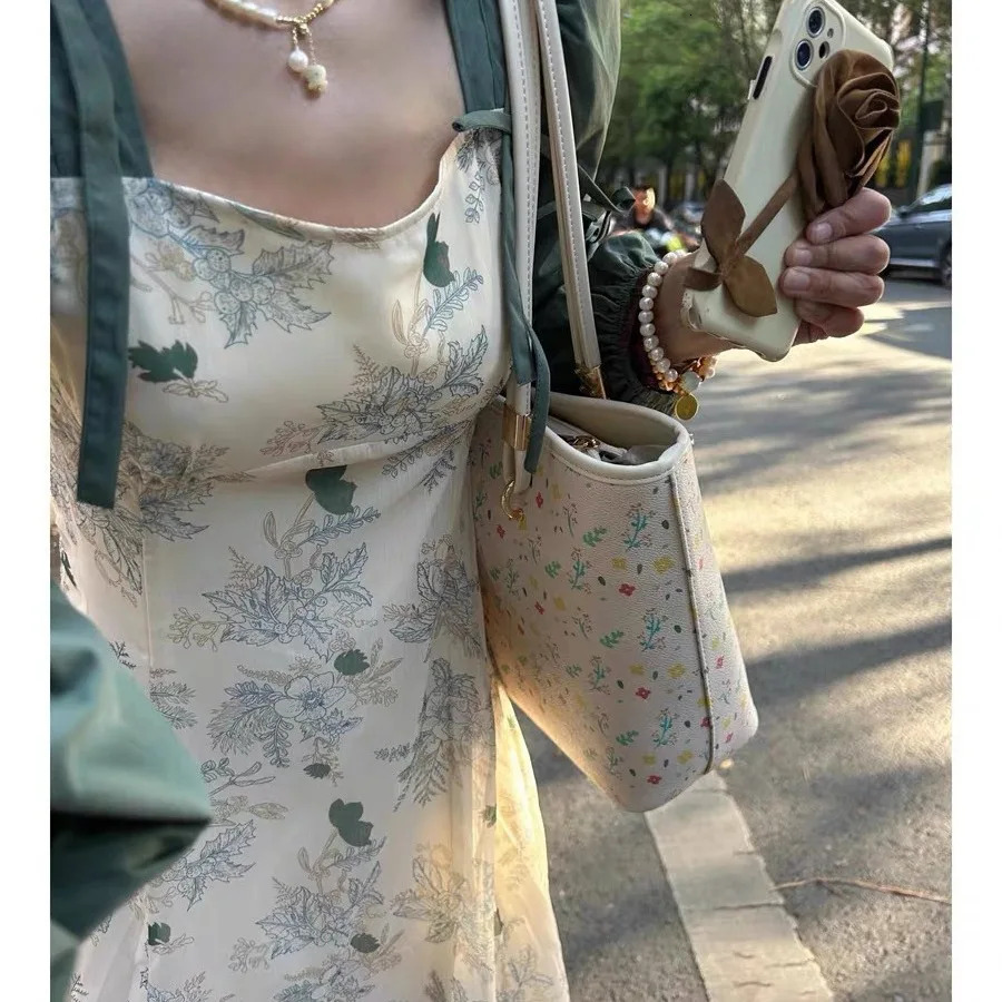 This trend year s popular high capacity ral women s trend new niche handbag for girls commuting shoulder bag designer handbag