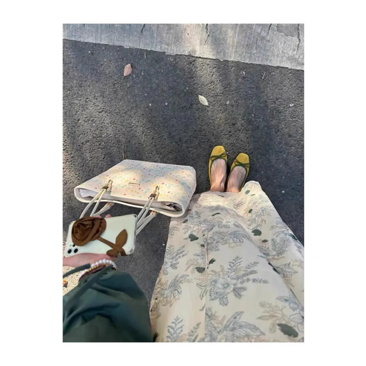 This trend year s popular high capacity ral women s trend new niche handbag for girls commuting shoulder bag designer handbag