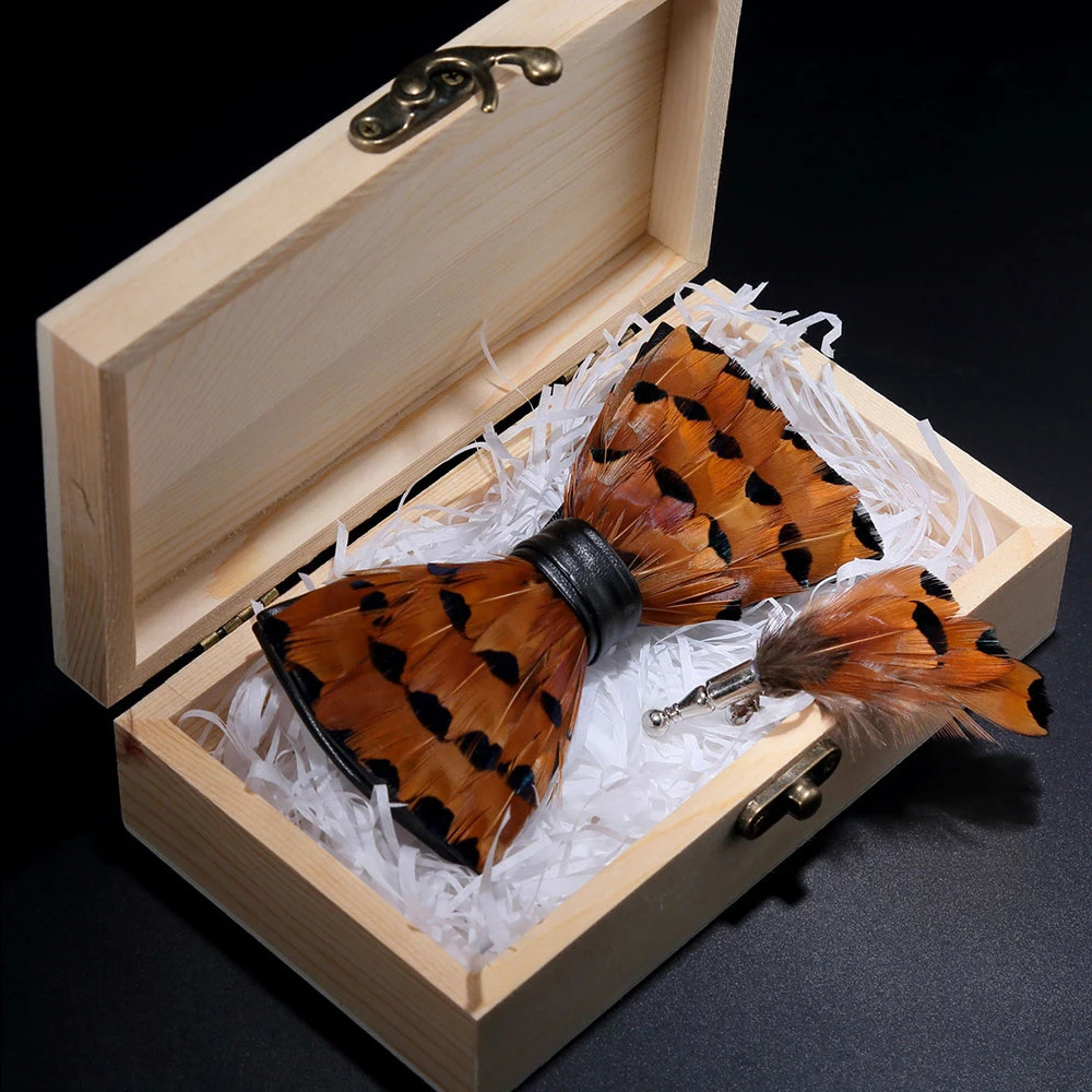 KAMBERFT Handmade Feather Bowtie Brooch Wooden Box Set High Quality Mens Bowtie Leather Tie for Wedding Parties and Banquets 241122