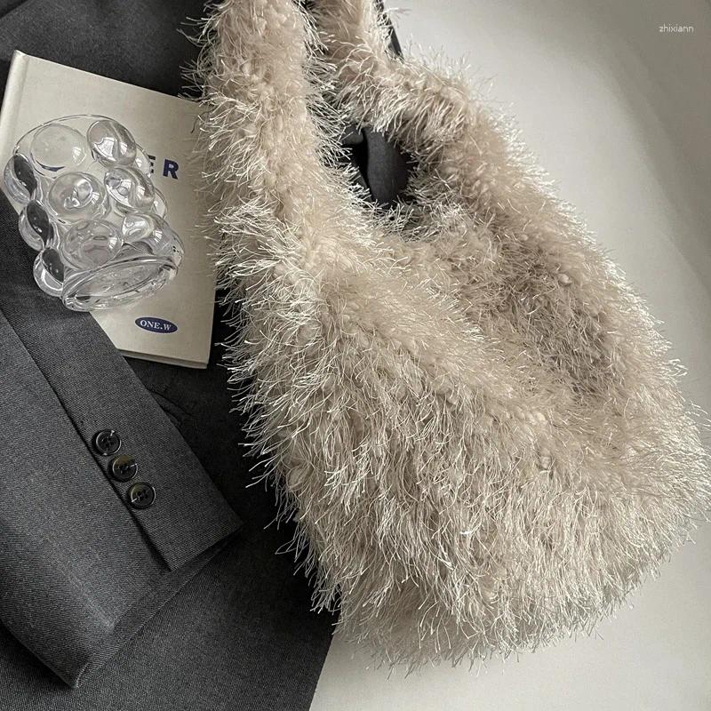 2025 NEW Totes Super Minimalist Plush Bag Winter Fashion Versatile Underarm Shoulder Niche Design Handbag For Women zhanyishengli