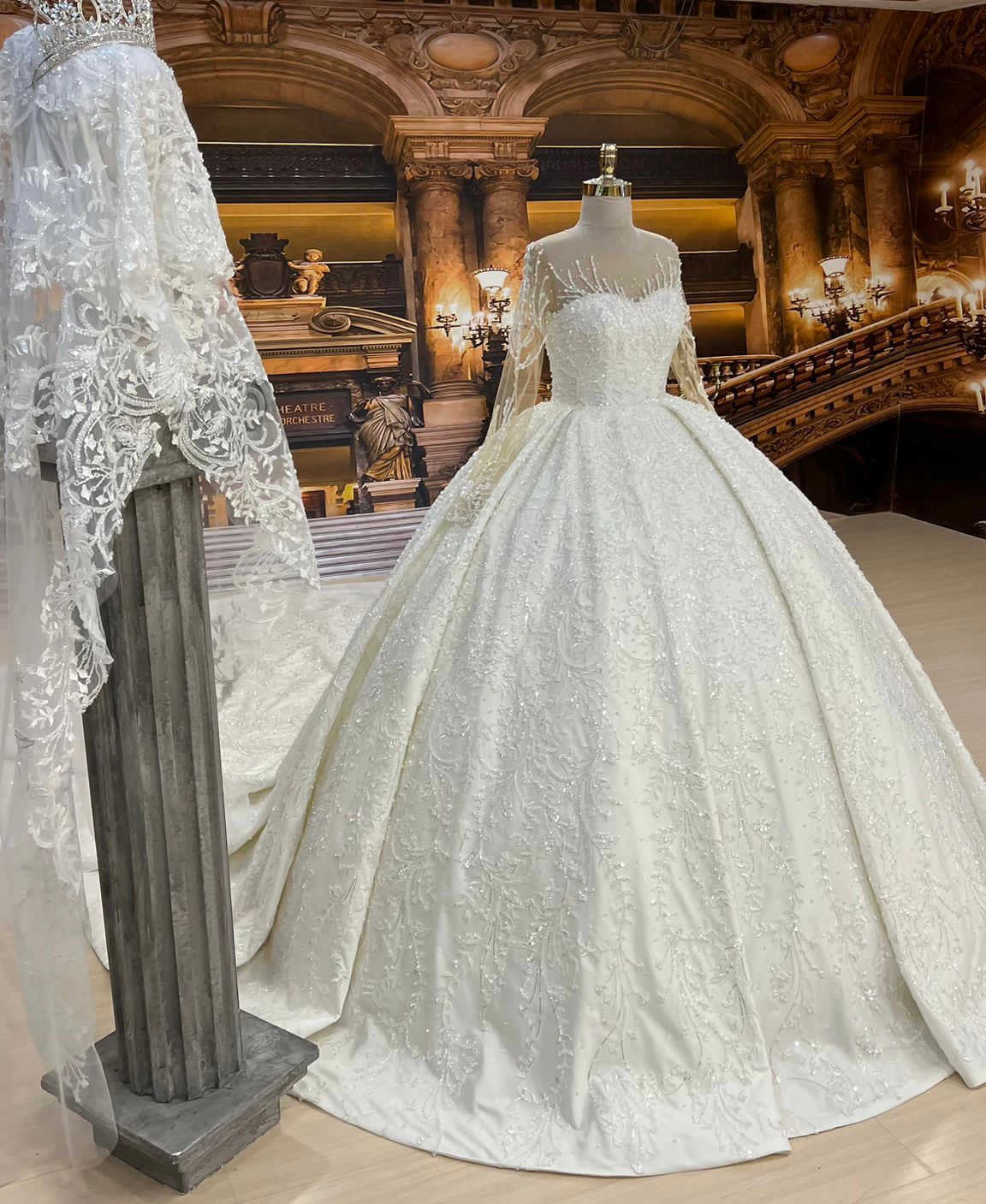 Gorgeous Ball Wedding Dress For Women Sheer Neck Long Sleeves Bridal Gown Appliques Sequins Sweep Train Dresses Custom Made vestidos de novia
