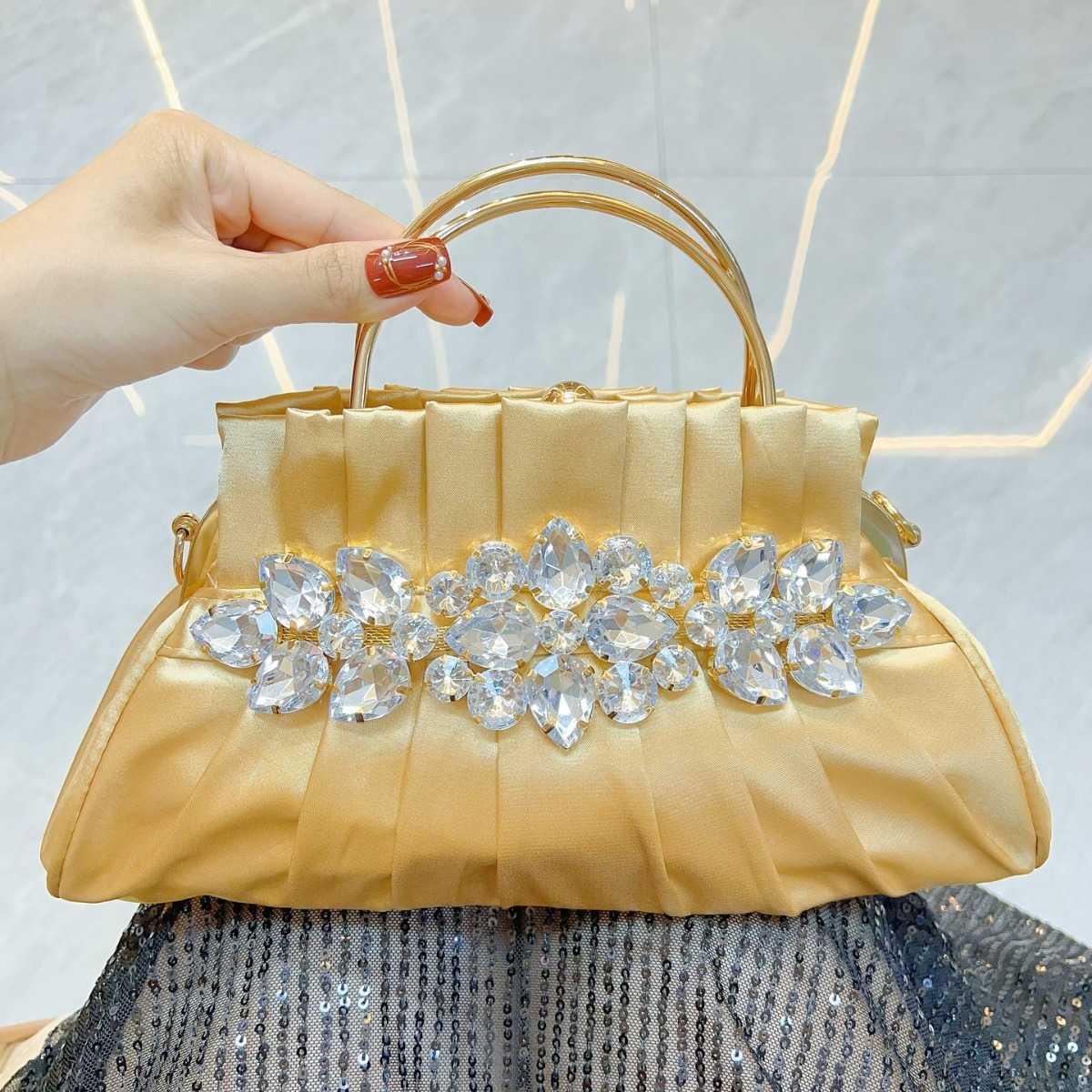 diamond studded handbag for socialites banquets highend silk forged pleated crossbody dinner bag 241122