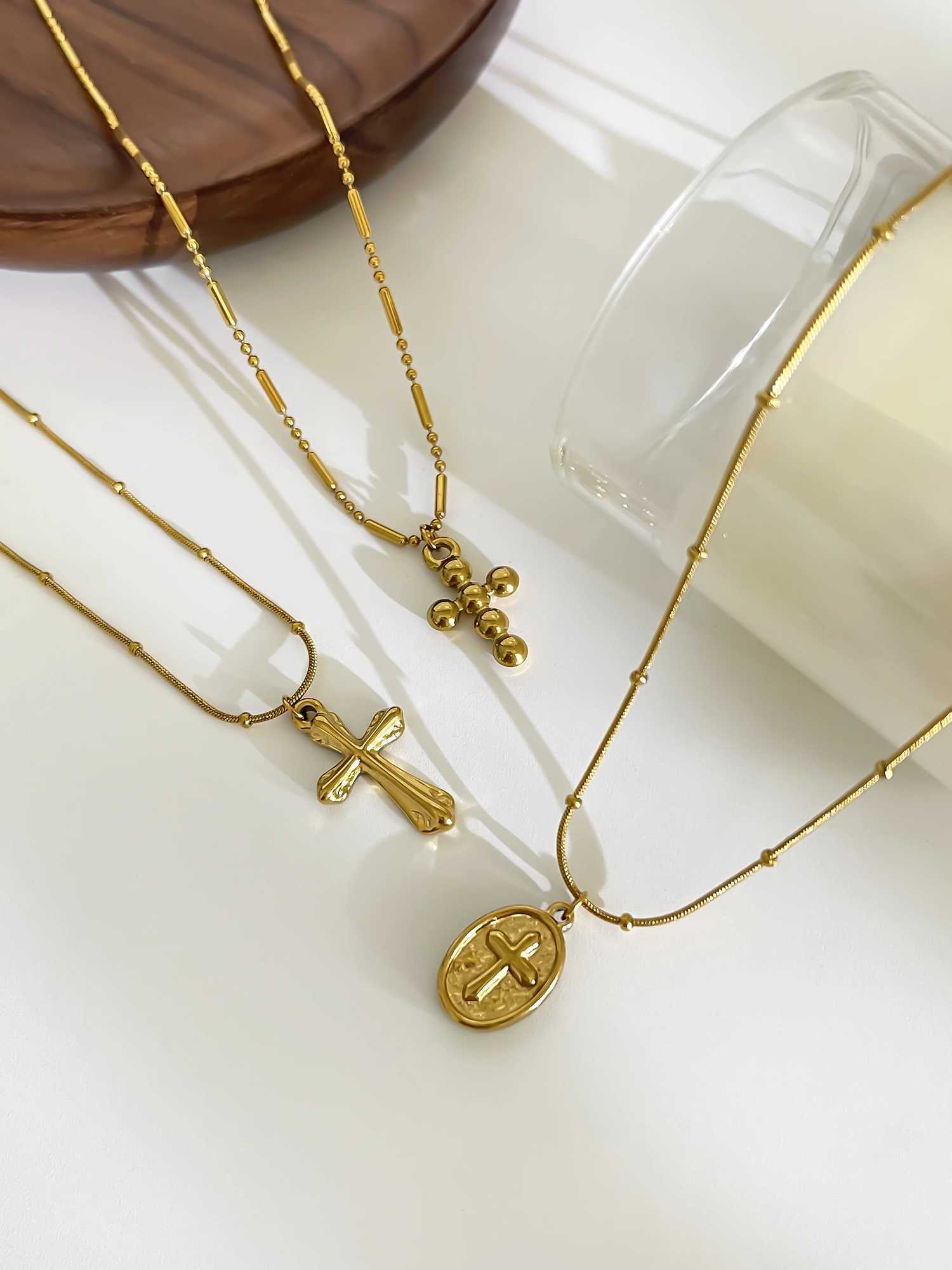 Perisbox stainless steel gold-plated oval round bead metal texture cross pendant necklace suitable for womens creative Tren Collections W241121