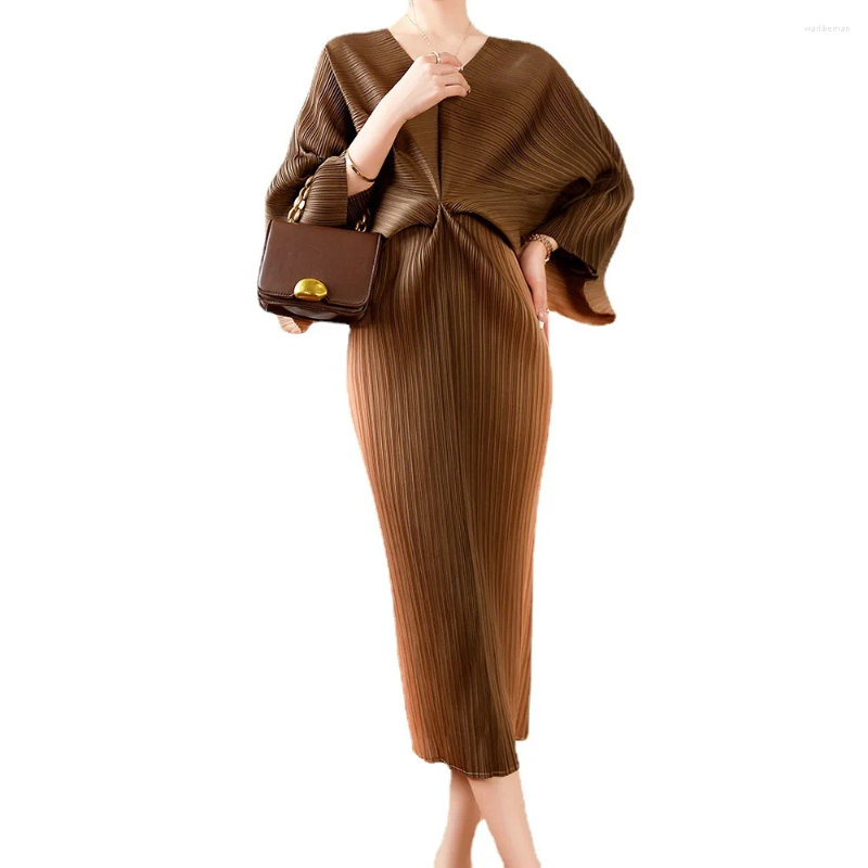 Casual Dresses Miyake Pleated Spring/Summer 2024 V-Neck Bat Long Sleeve Gradient Print Dress Temperament High Grade Women's