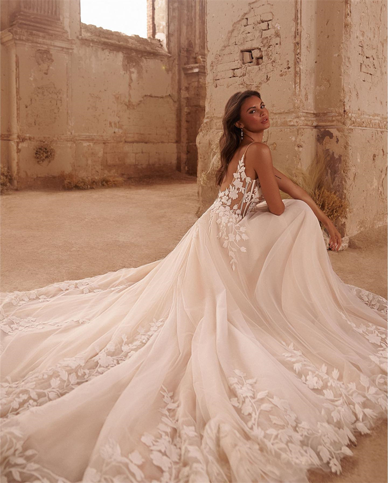 Spaghetti Straps Glitter Wedding Dresses V-Neck Tulle A Line Bridal Dress Applique Backless Bohemia Lace Bridal Gowns Plus Size