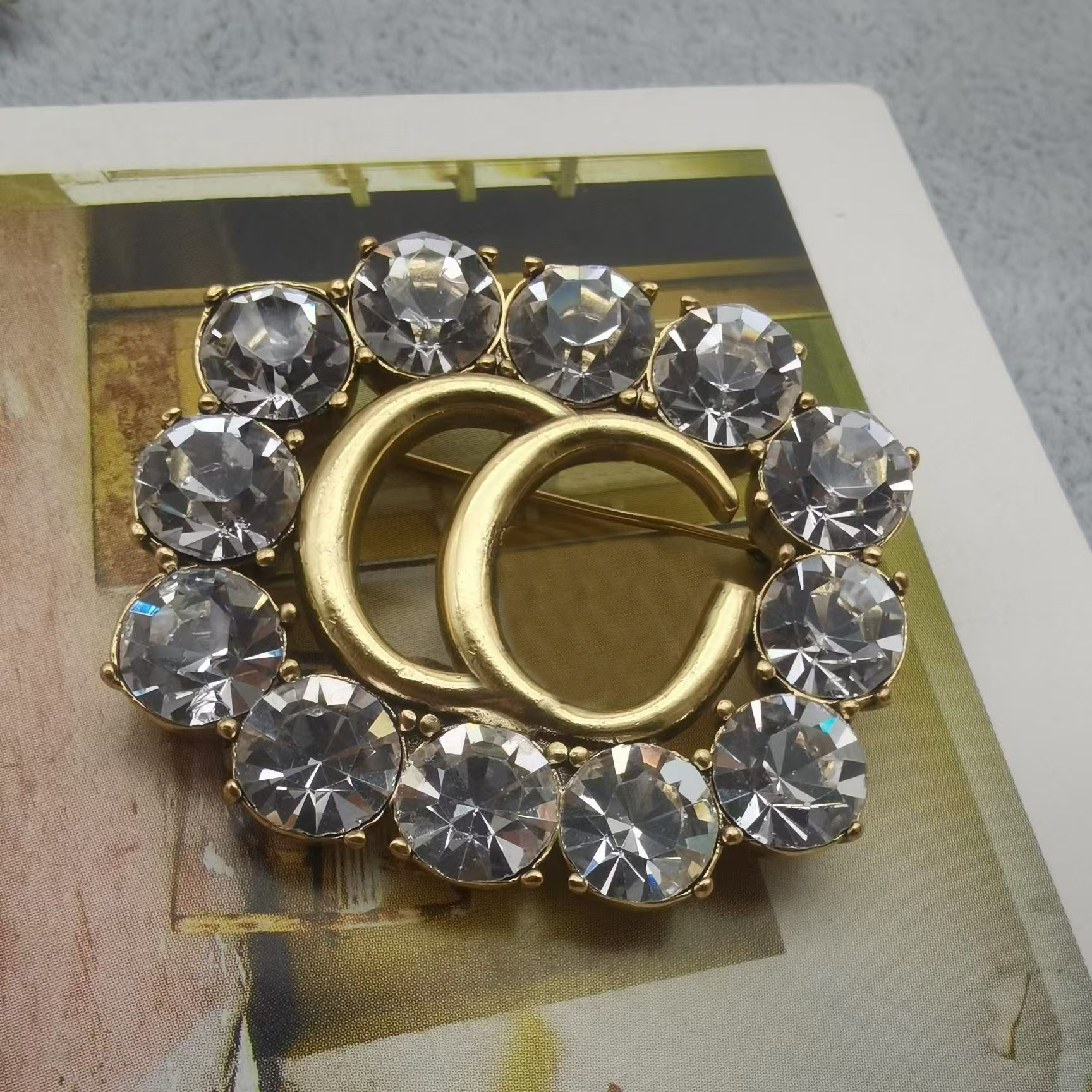 Luxury designer Crystal Letters Pins Brooches Men's and women's fashion exquisite 14k gold square brooches brass material gift jewelry