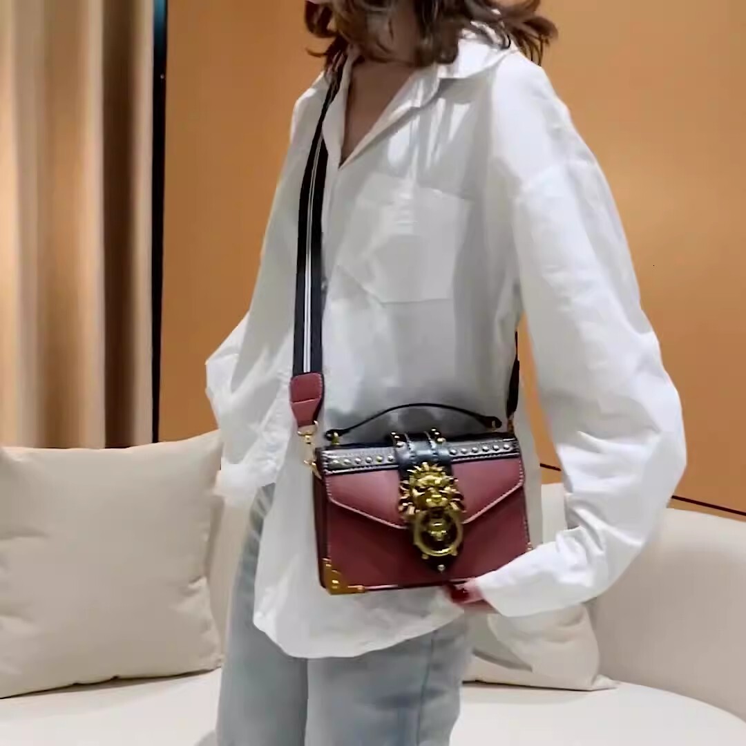 New PU Women s Single Shoulder Horizontal Body Simple trend Rivet leisure Handheld Lion Head Small Square Bag Designer Handbag