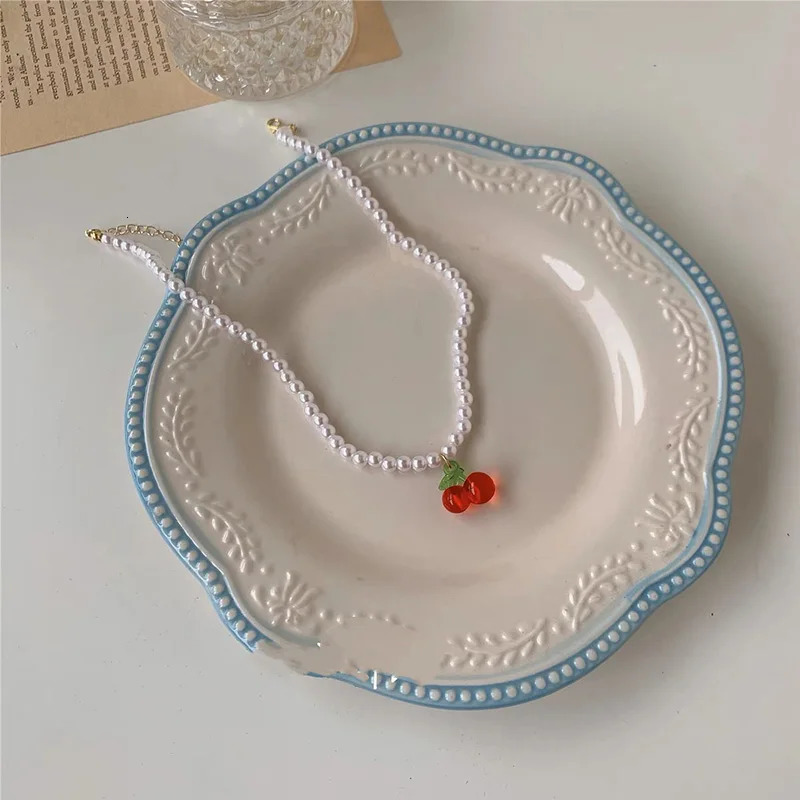 Y2K Red Cherry Heart Shaped Bead Necklace for Women Boho Bead Cherry Pendant Necklace Retro Irregular Elliptical Necklace Jewelry 241205