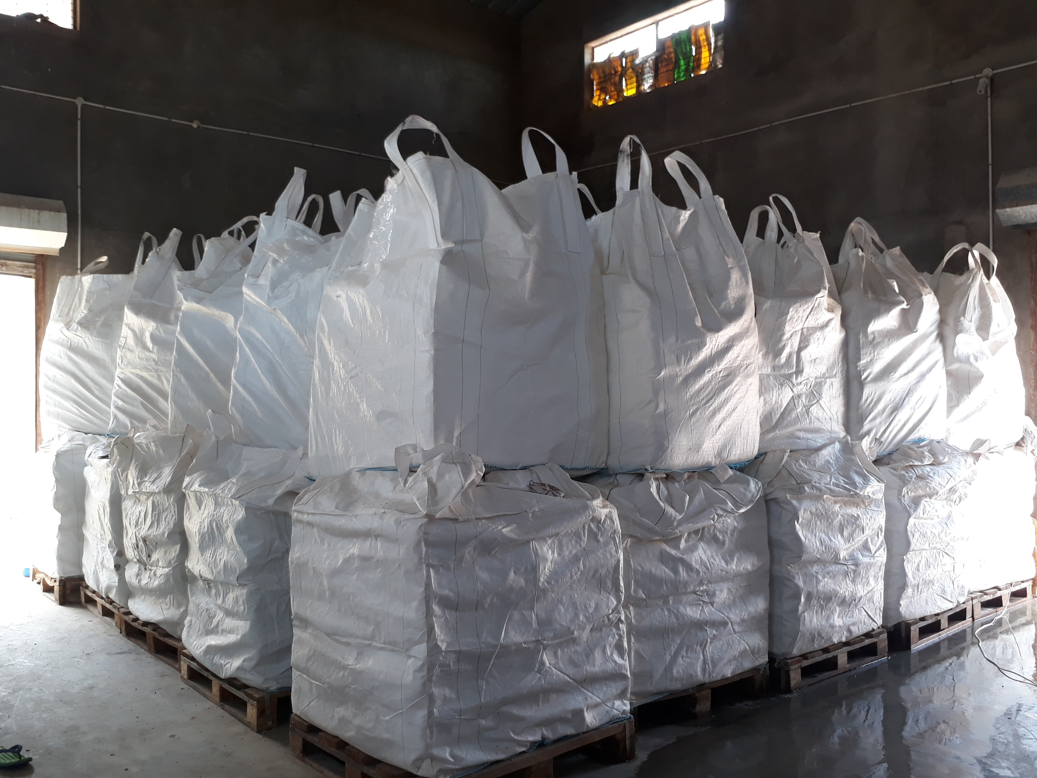Hygienic bentonite yellow cat litter Pet Products Granular clamping price per ton in India FERTILIZER SPECIAL bentonite powder