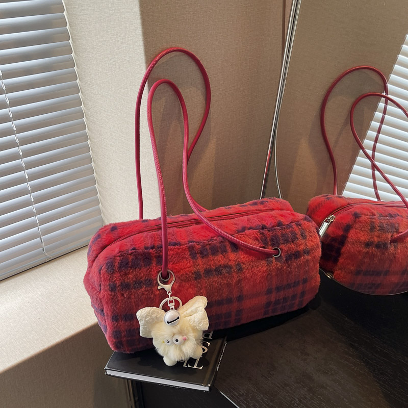 2024 New Autumn/Winter Hairy Grid Korean Edition Fashion Single Shoulder Underarm Casual Plush Bag