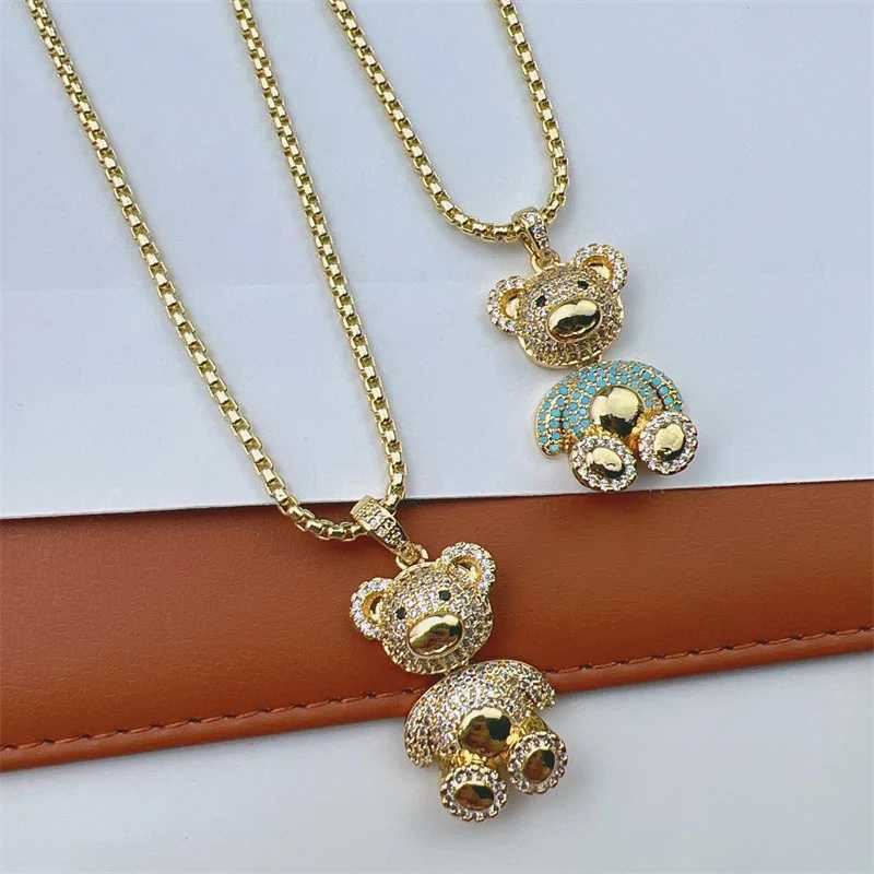 2023 Fashion Cute CZ Crystal Ted Bear Necklace Womens Copper Gold Plated Heart Bear Necklace Animal Jewelry Gift W241121
